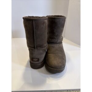 UGG Australia Classic Short Boots Women's Size 10 Chocolate Suede Sheepskin